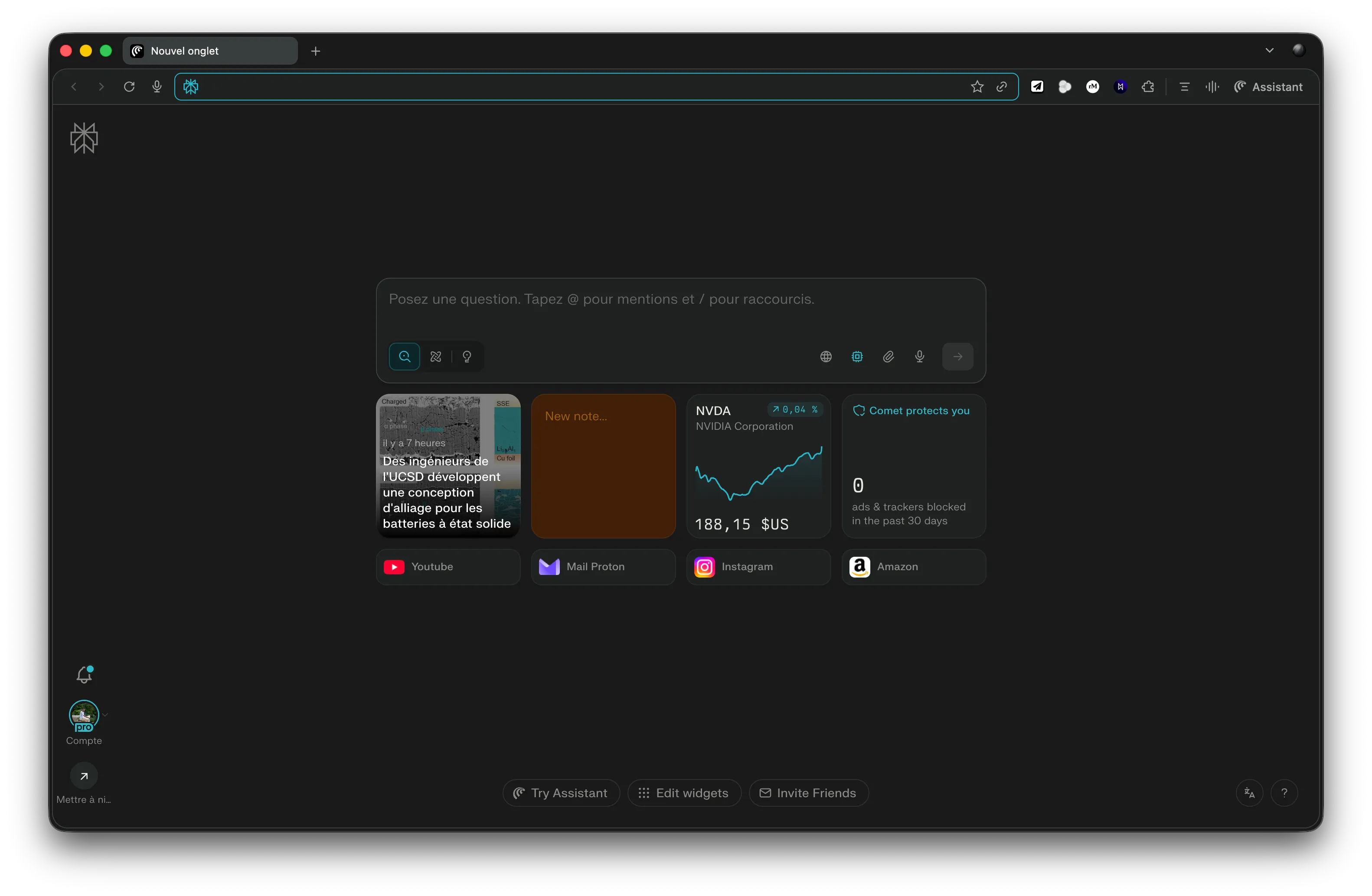 Interface Comet - Page d'accueil avec widgets et barre de recherche IA